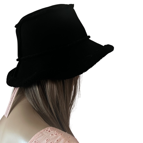 Bloomingdale's Aqua Reversible Bucket Hat Faux Shearling Wide Brim Cloche Floppy - Picture 3 of 12